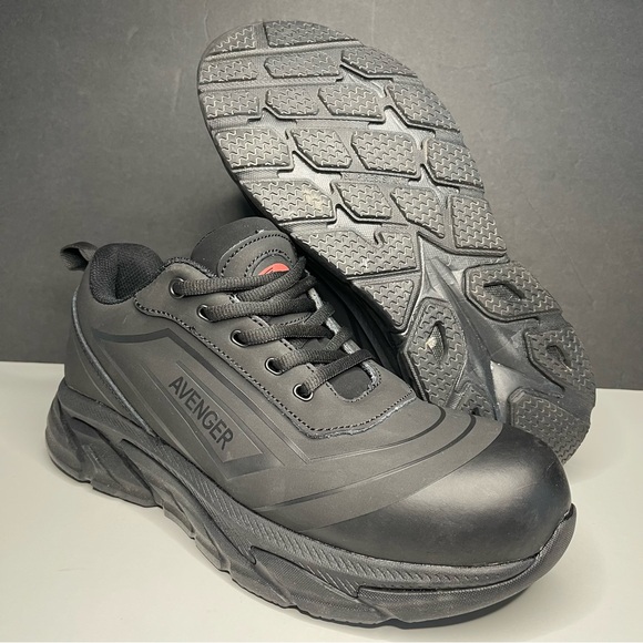 Avenger Other - Avenger Men's Work Boots Aluminum Toe A250 K4 Low Top Men's size 8.5